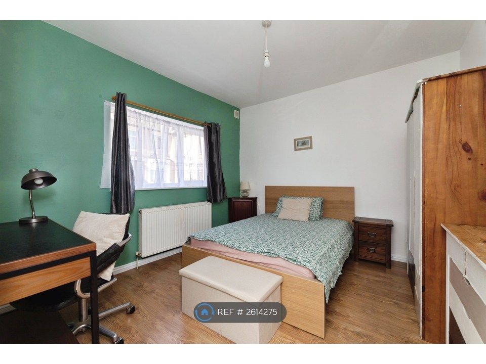 Property photo 3 of 20 Double Bedroom Nr 1