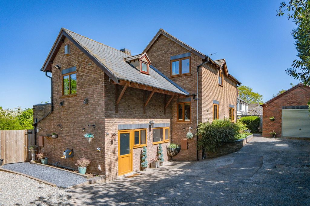 Property photo 2 of 33