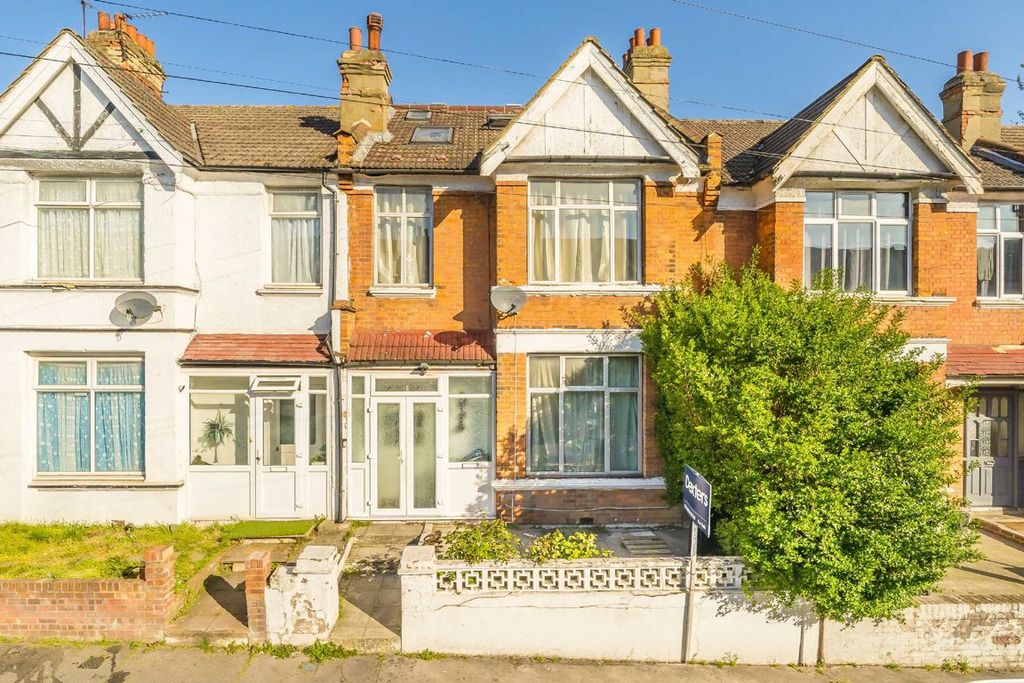 Property photo 1 of 8