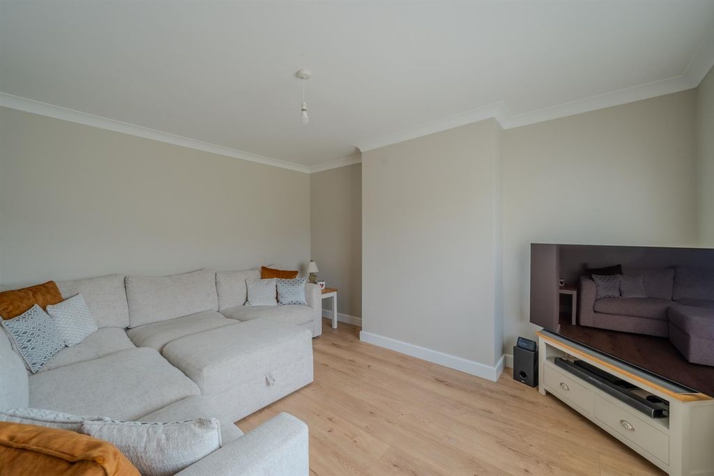 Property photo 3 of 24 36 Golf Road-11.Jpg