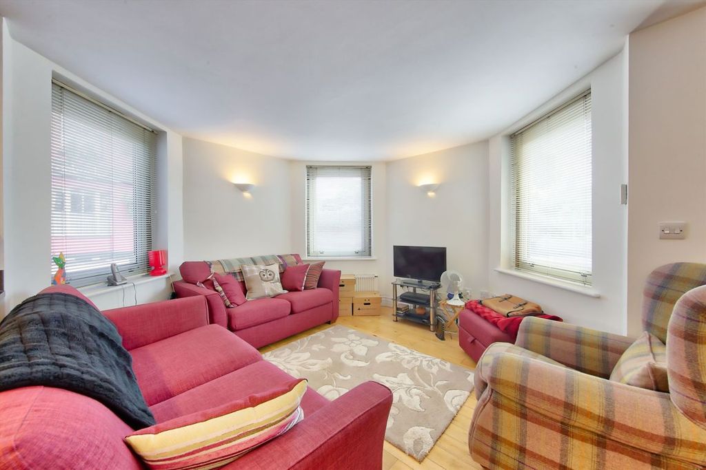 Property photo 2 of 6