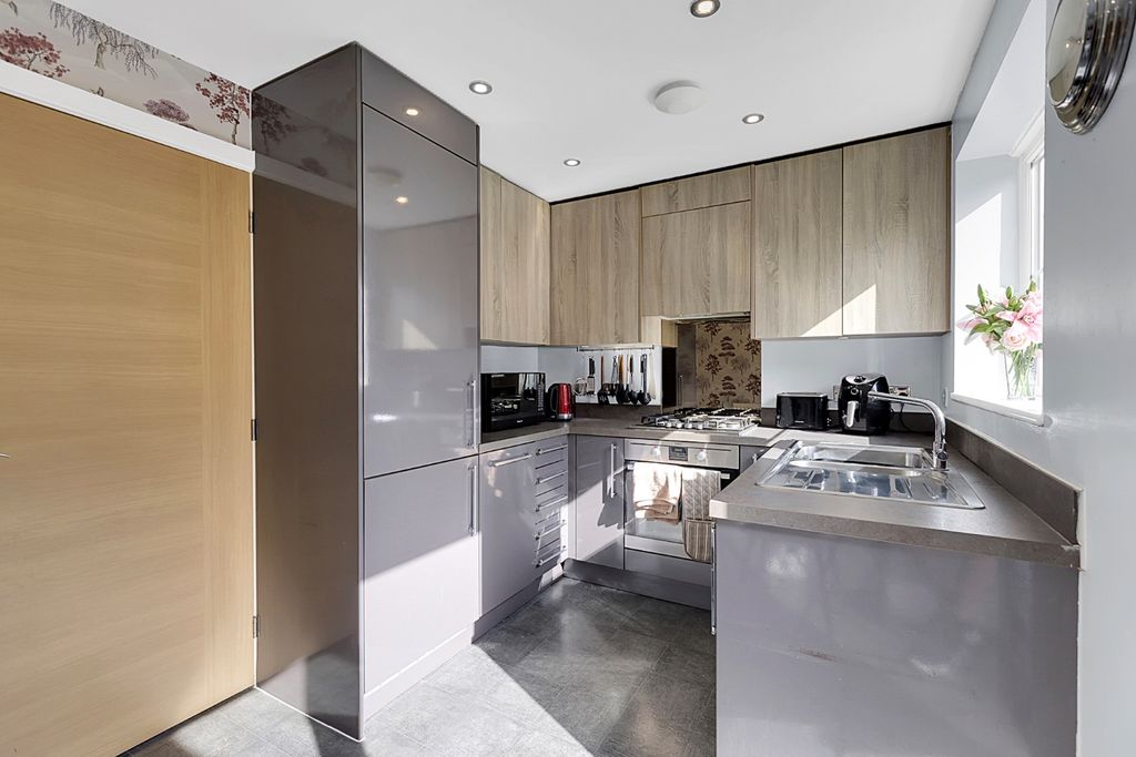 Property photo 2 of 13 4469023
