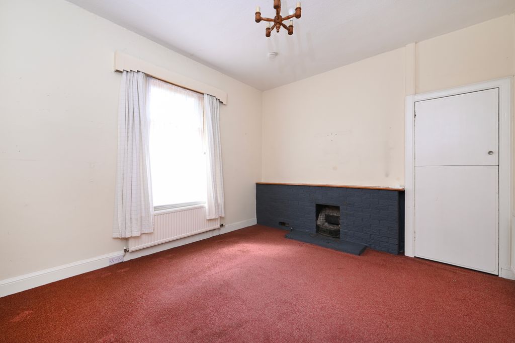 Property photo 2 of 9
