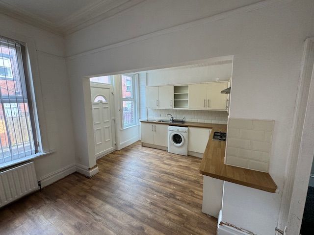 Property photo 3 of 27 Entrance Porch