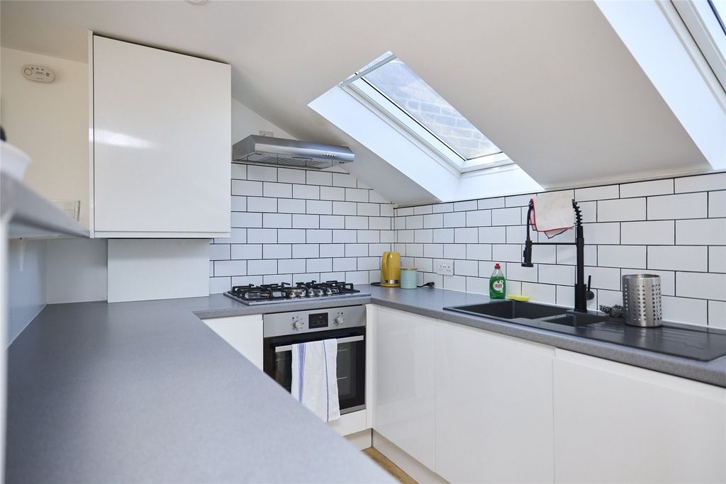 Property photo 3 of 12 Kitchen