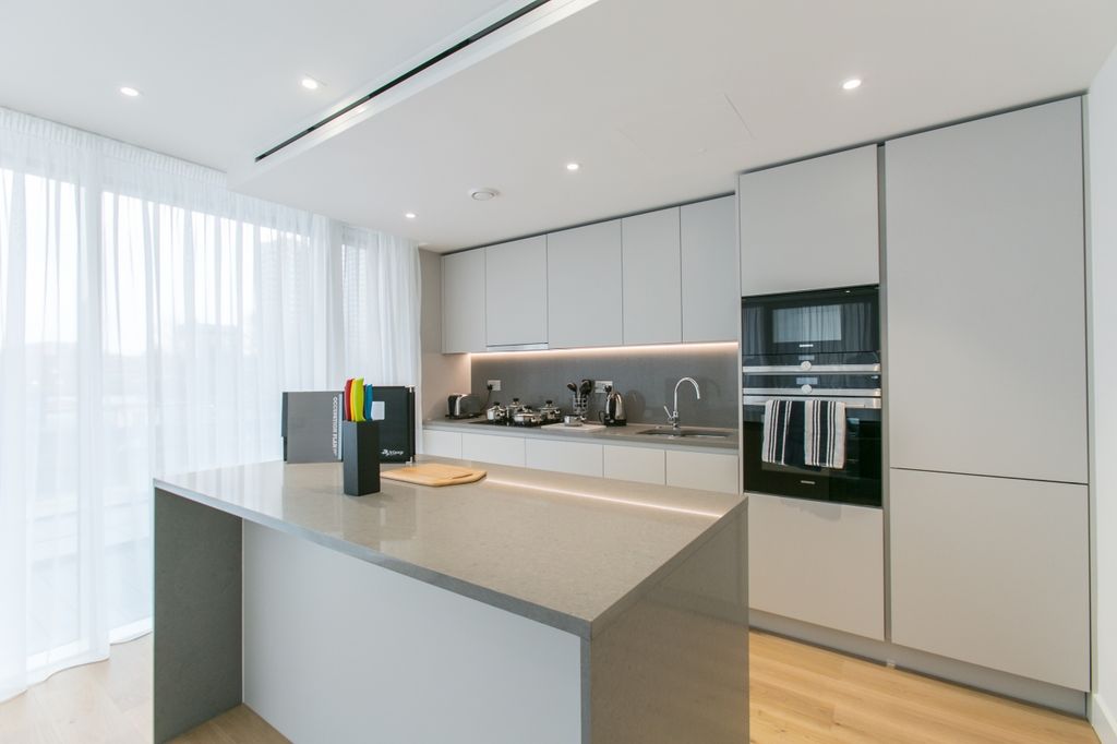 Property photo 2 of 9 Kitchen