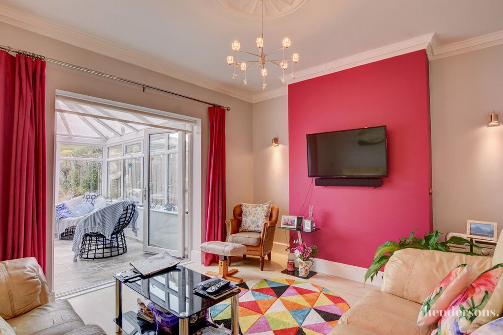 Property photo 3 of 19