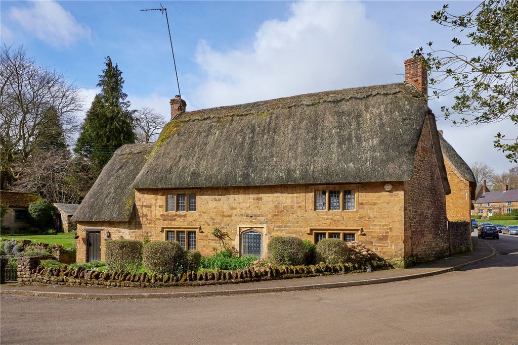 Property photo 2 of 12 Mullions
