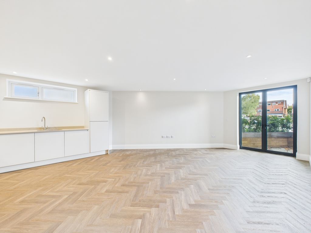 Property photo 3 of 12 Kitchen/Diner