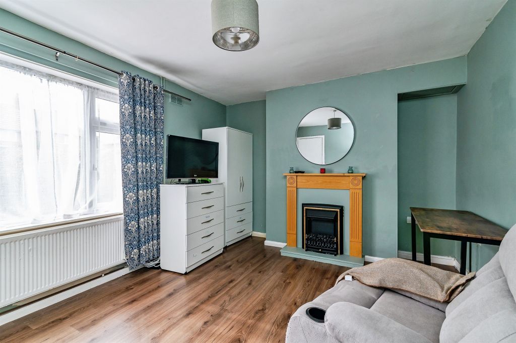 Property photo 2 of 17