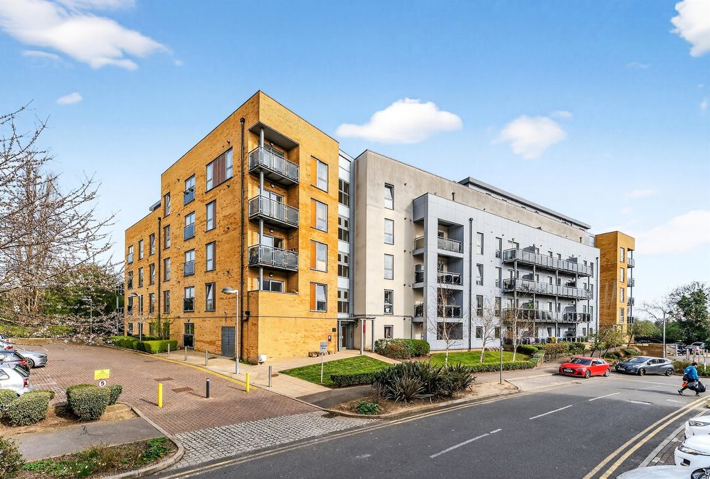 Property photo 1 of 12