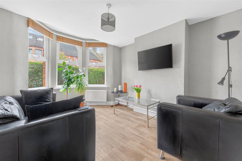 Property photo 2 of 18 5