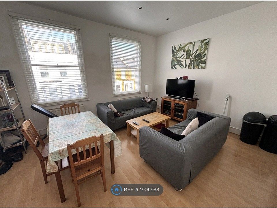 Property photo 2 of 5 Large Living Room With Dining Table