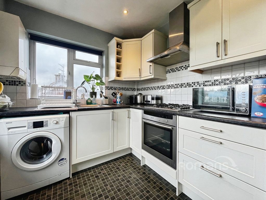 Property photo 3 of 11 Pbox-Img.Jpg