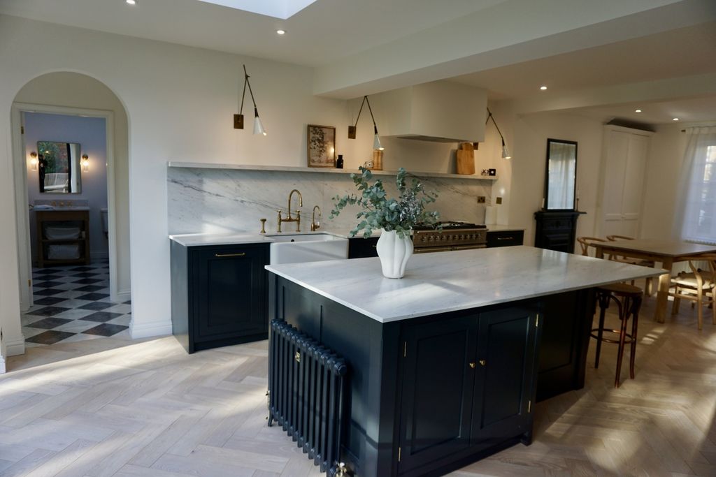 Property photo 2 of 17 Kitchen