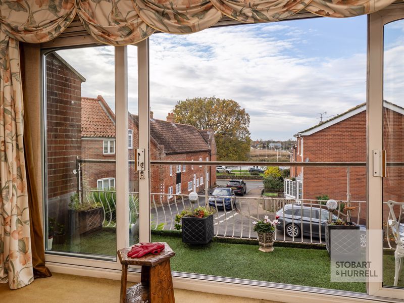 Property photo 3 of 23 Lounge Outlook