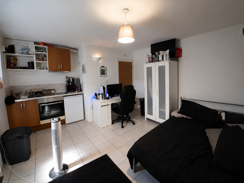 Property photo 1 of 2