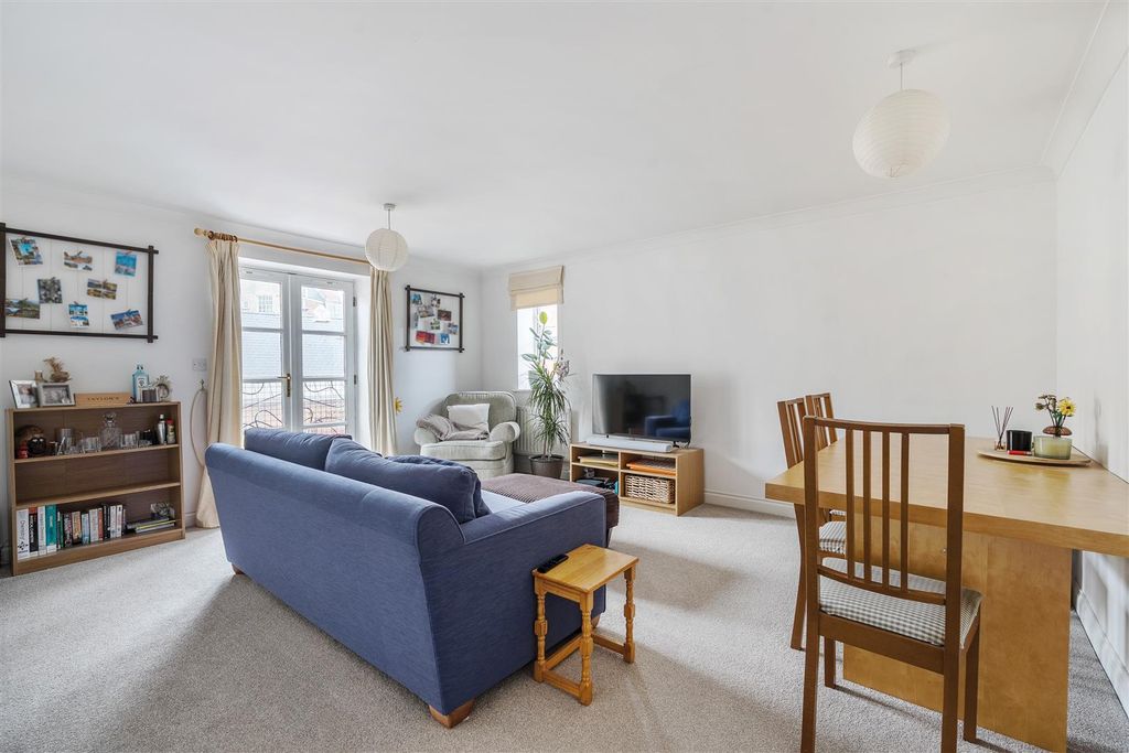 Property photo 2 of 17 1406689-5-6981d971B3749.Jpg