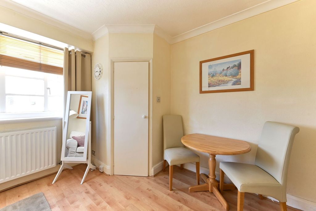 Property photo 3 of 7