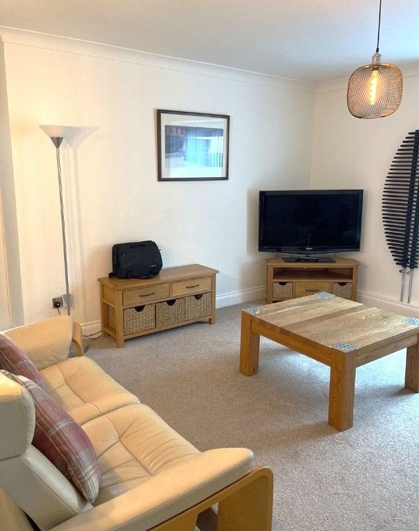 Property photo 2 of 8