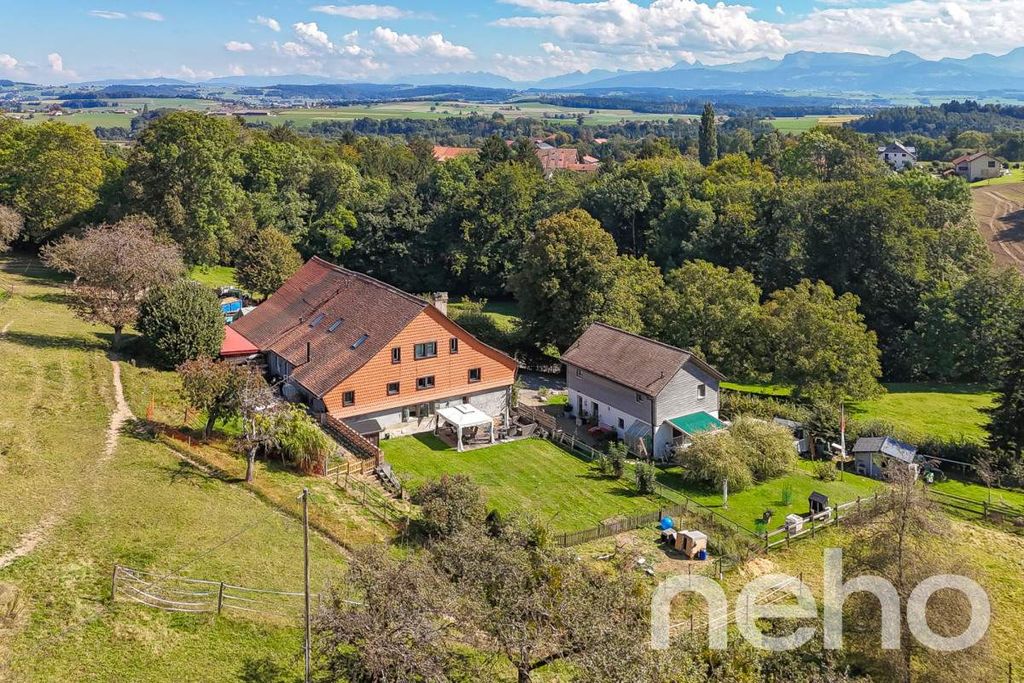 Property photo 3 of 13