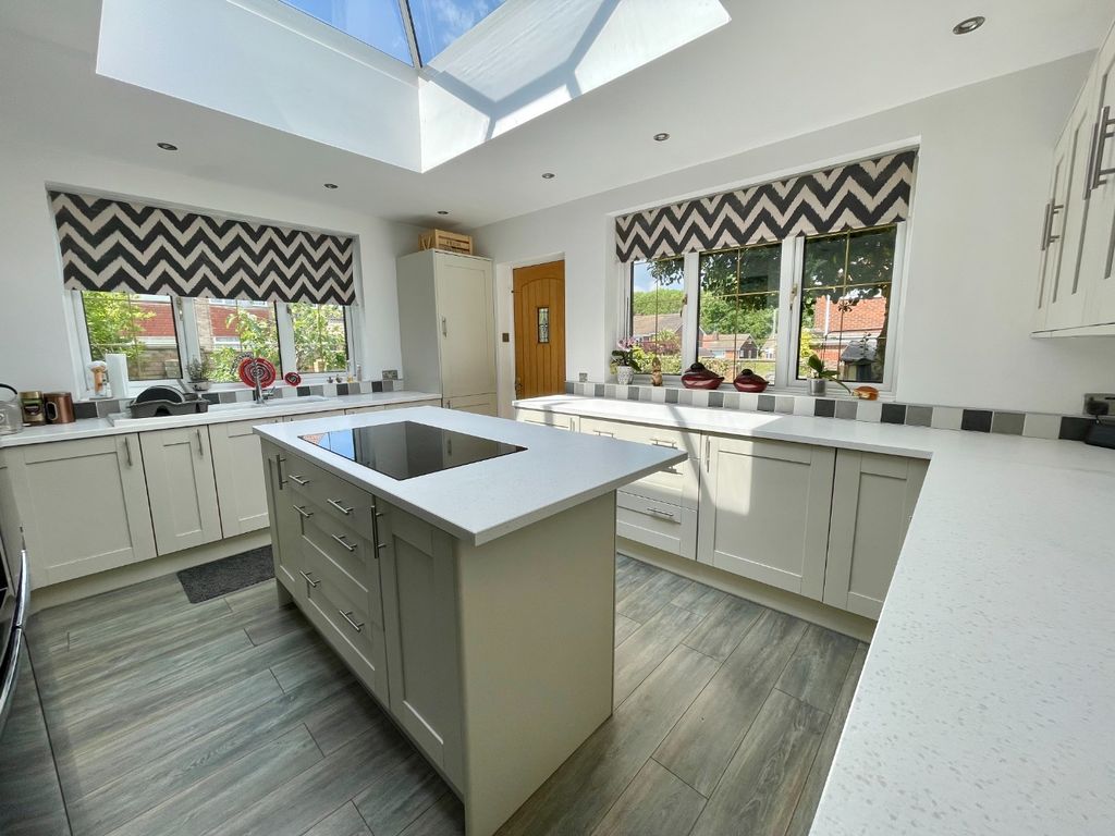 Property photo 3 of 12 4223102