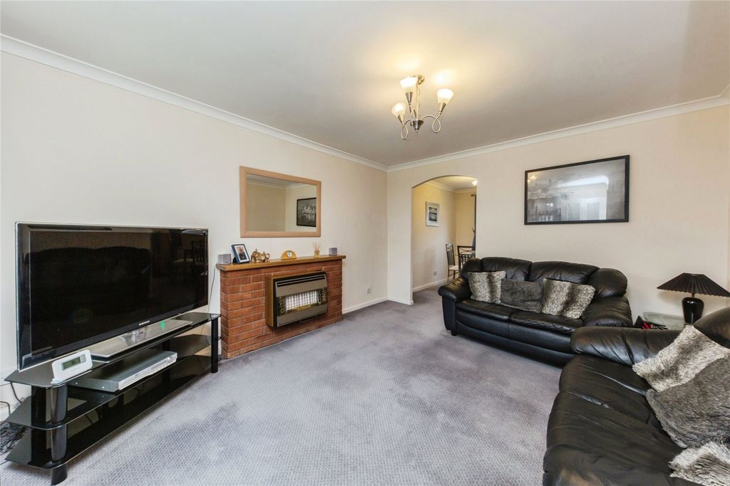 Property photo 3 of 16 Picture No. 11
