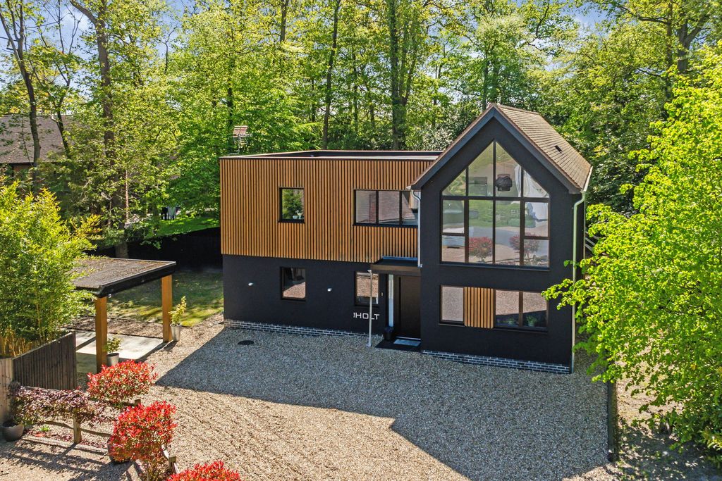 Property photo 1 of 42