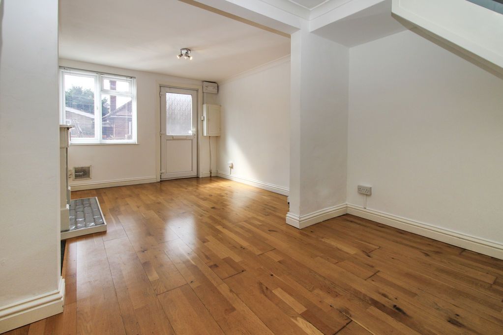 Property photo 3 of 11 Lounge/Dining Room