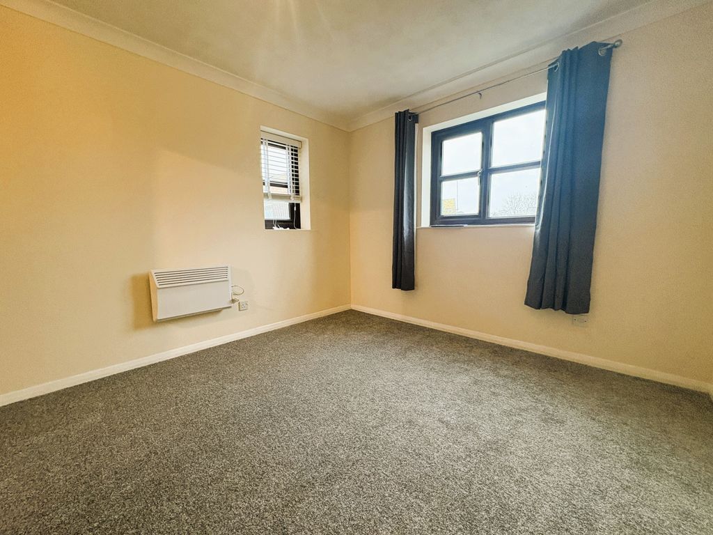 Property photo 3 of 5 Bedroom