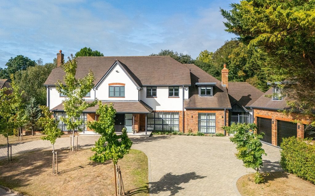 Property photo 2 of 34