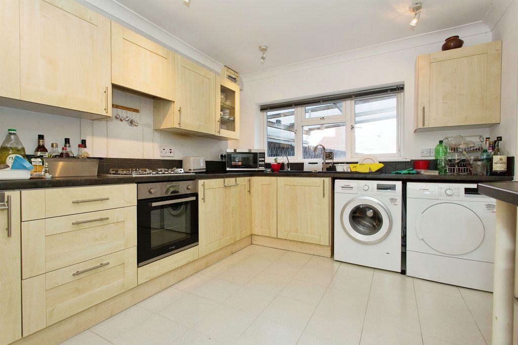 Property photo 2 of 5