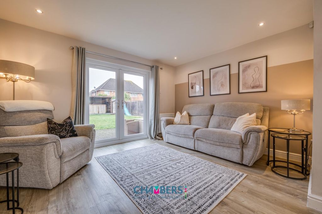 Property photo 3 of 48 Lounge