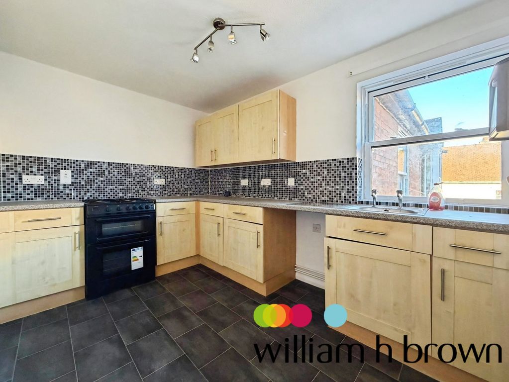 Property photo 2 of 6 Kitchen