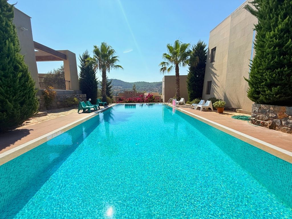 Property photo 3 of 23 Brand New Detached Luxury Villa In Bodrum For Sale - Large Communal Swimming Pool
