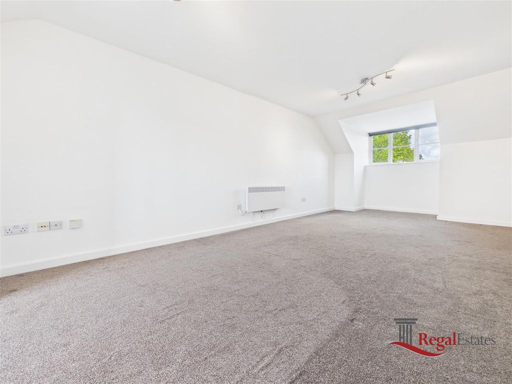 Property photo 1 of 16 Cam02489G0-Pr0325-Still028.Jpg