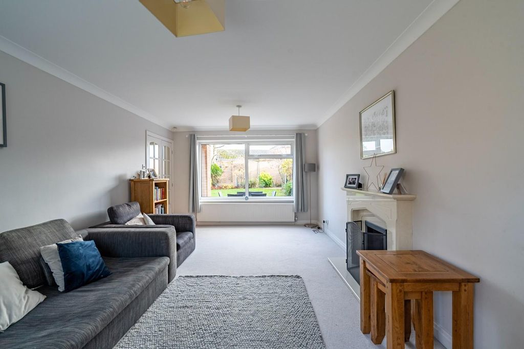 Property photo 3 of 28 Living Room