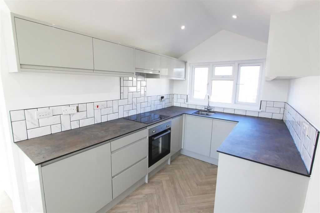 Property photo 2 of 11 Kitchen - 2.Jpg