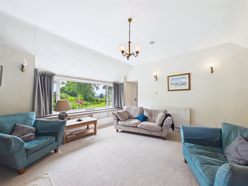 Property photo 3 of 47 Sitting Room