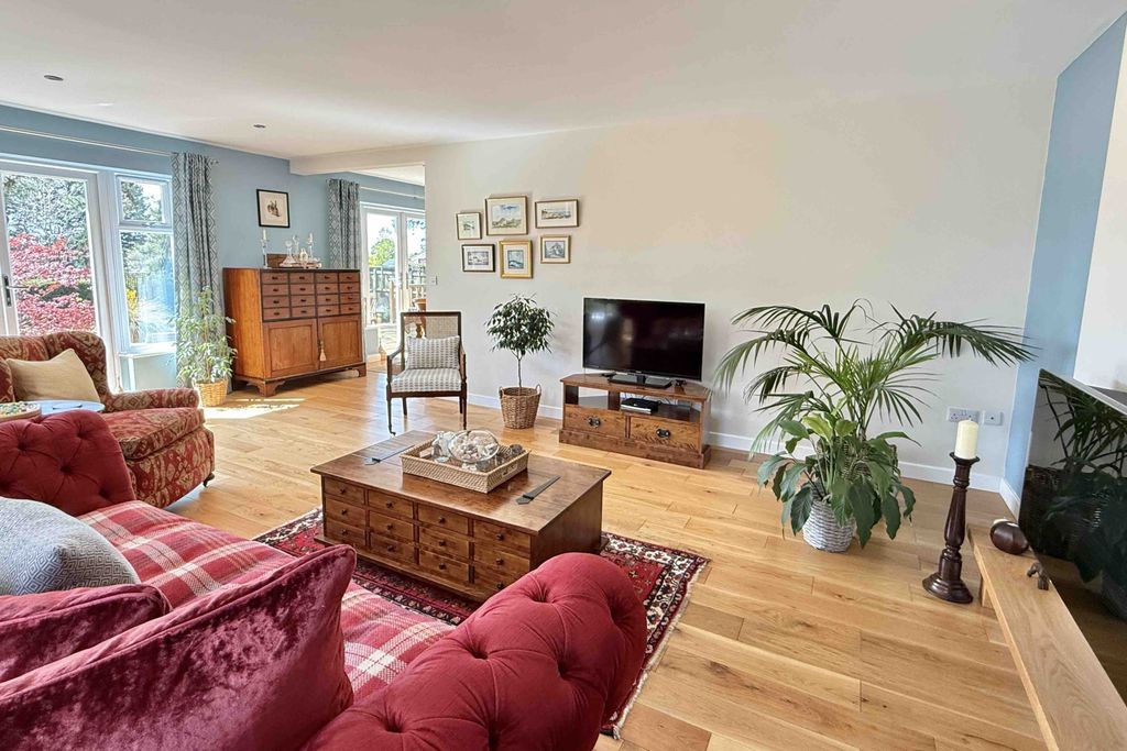 Property photo 3 of 29 Gallery