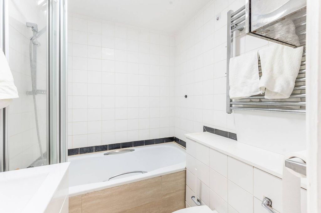 Property photo 2 of 3