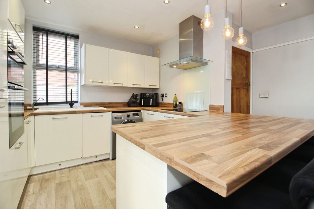 Property photo 2 of 15 Kitchen/Dining Room
