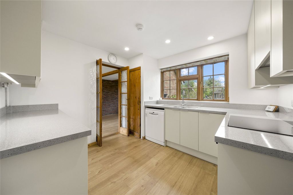 Property photo 3 of 19 Picture No. 15