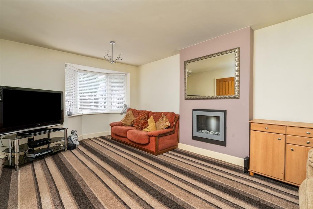 Property photo 3 of 22 39 Prospect Lane, Solihull_13.Jpg