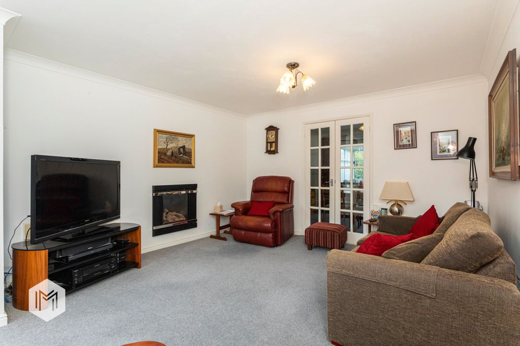 Property photo 3 of 32 Picture No. 17