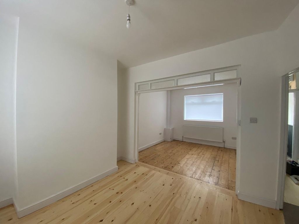 Property photo 3 of 10 1.Jpg