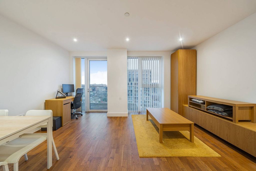 Property photo 3 of 10