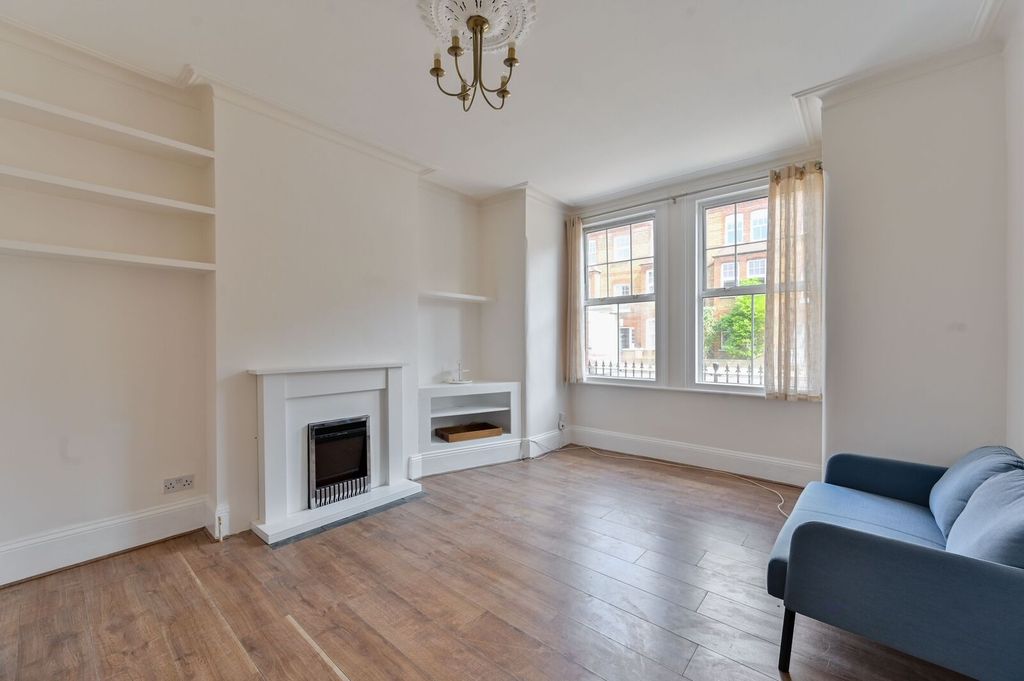 Property photo 1 of 11