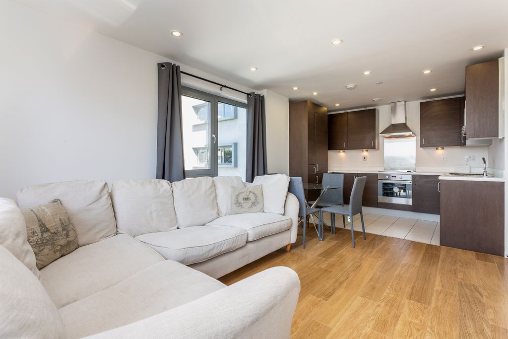 Property photo 2 of 8