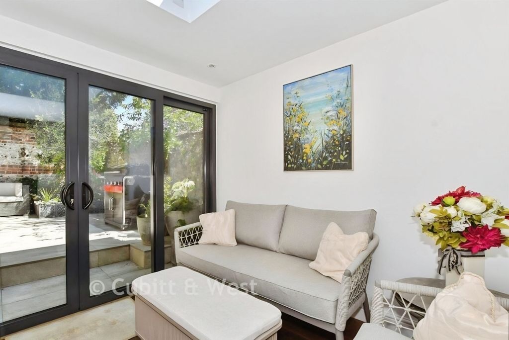 Property photo 3 of 21 15d35Ef8-8